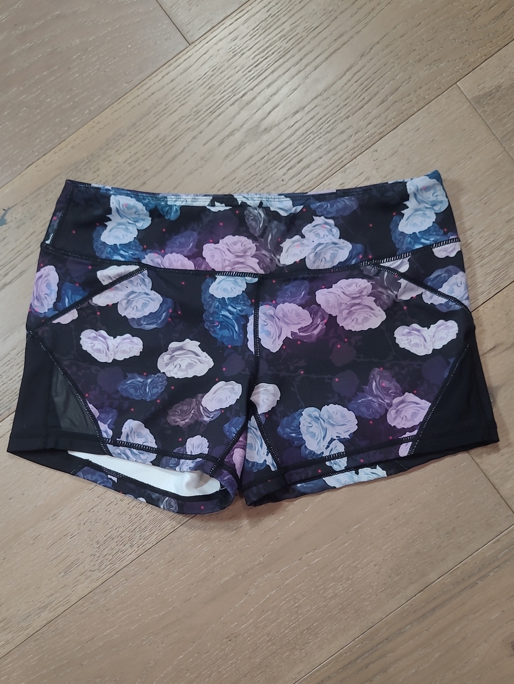 Born Primitive Double Take Booty Shorts Women's sz L Black Floral Shorts